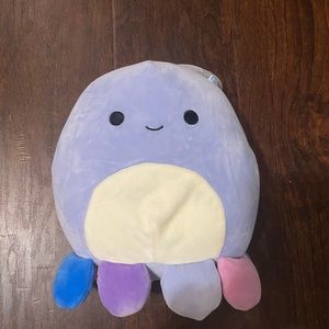 Buela the octopus squishmallow